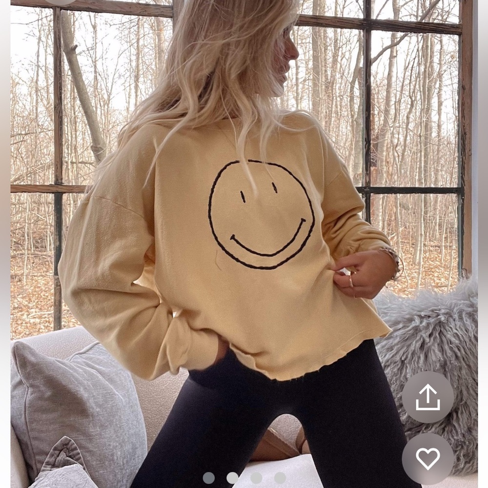 Bright Smiles Pullover